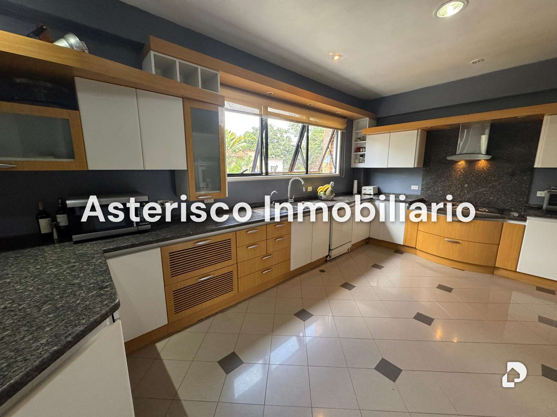 Casa en El Bosque, Caracas – 10
