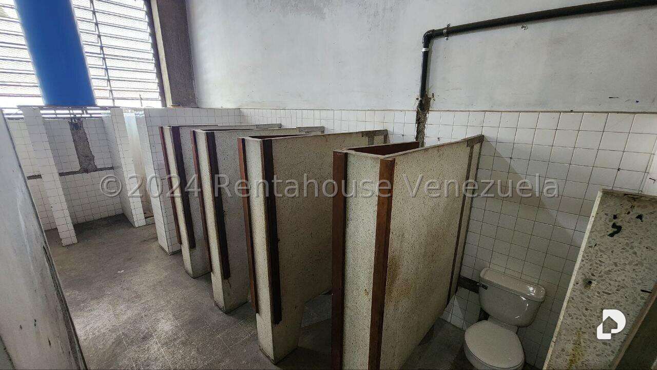 Local comercial en Prado de María, Caracas – 14
