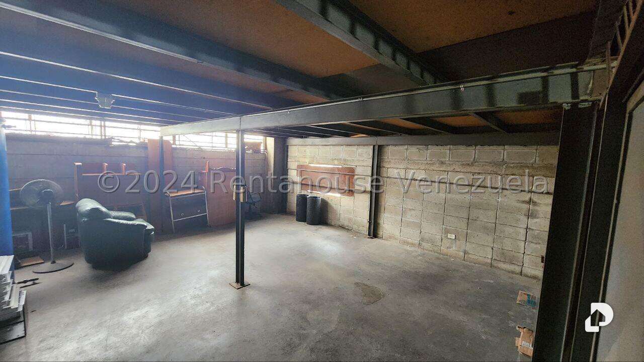 Local comercial en Prado de María, Caracas – 13