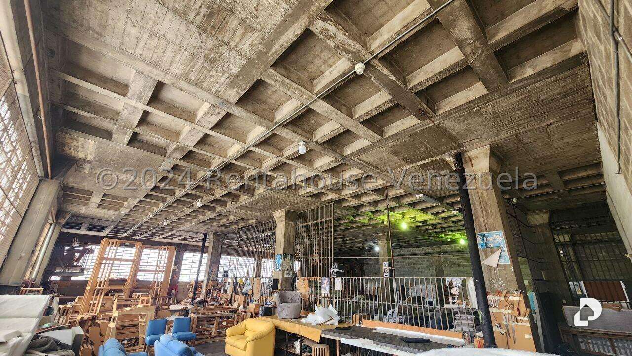 Local comercial en Prado de María, Caracas – 2