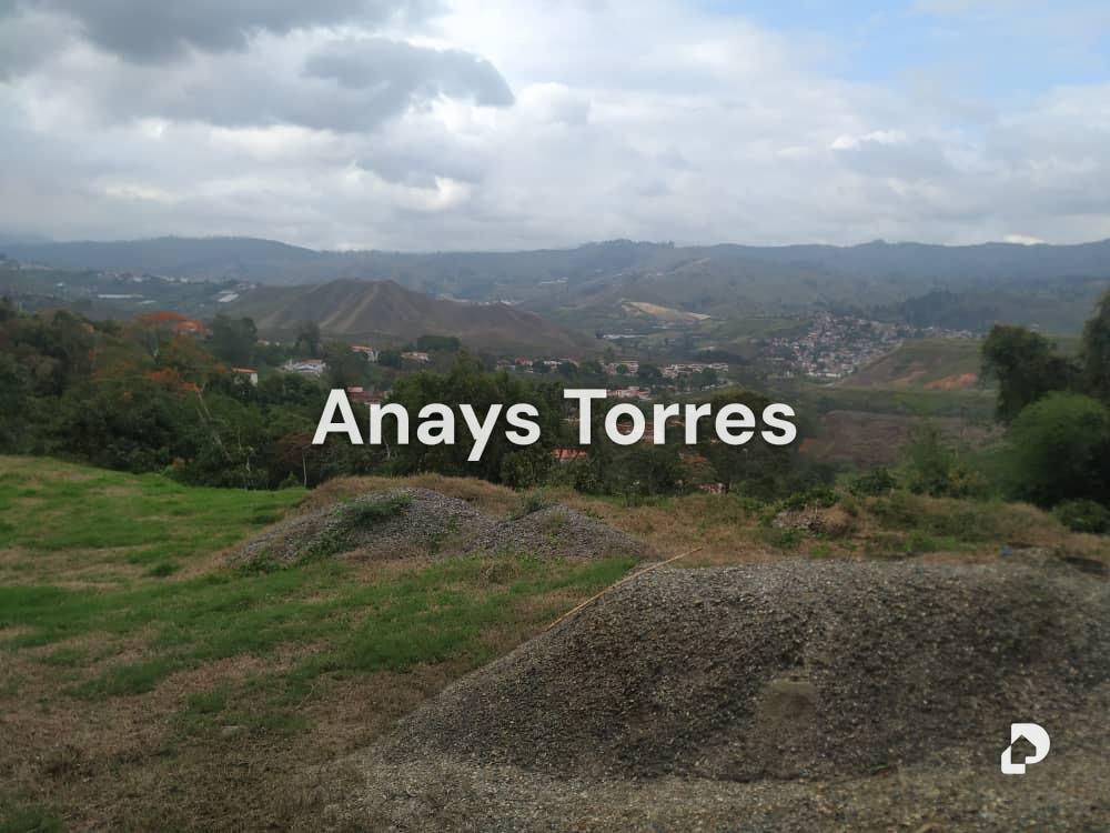 Terreno en Los Teques, Altos Mirandinos – 3