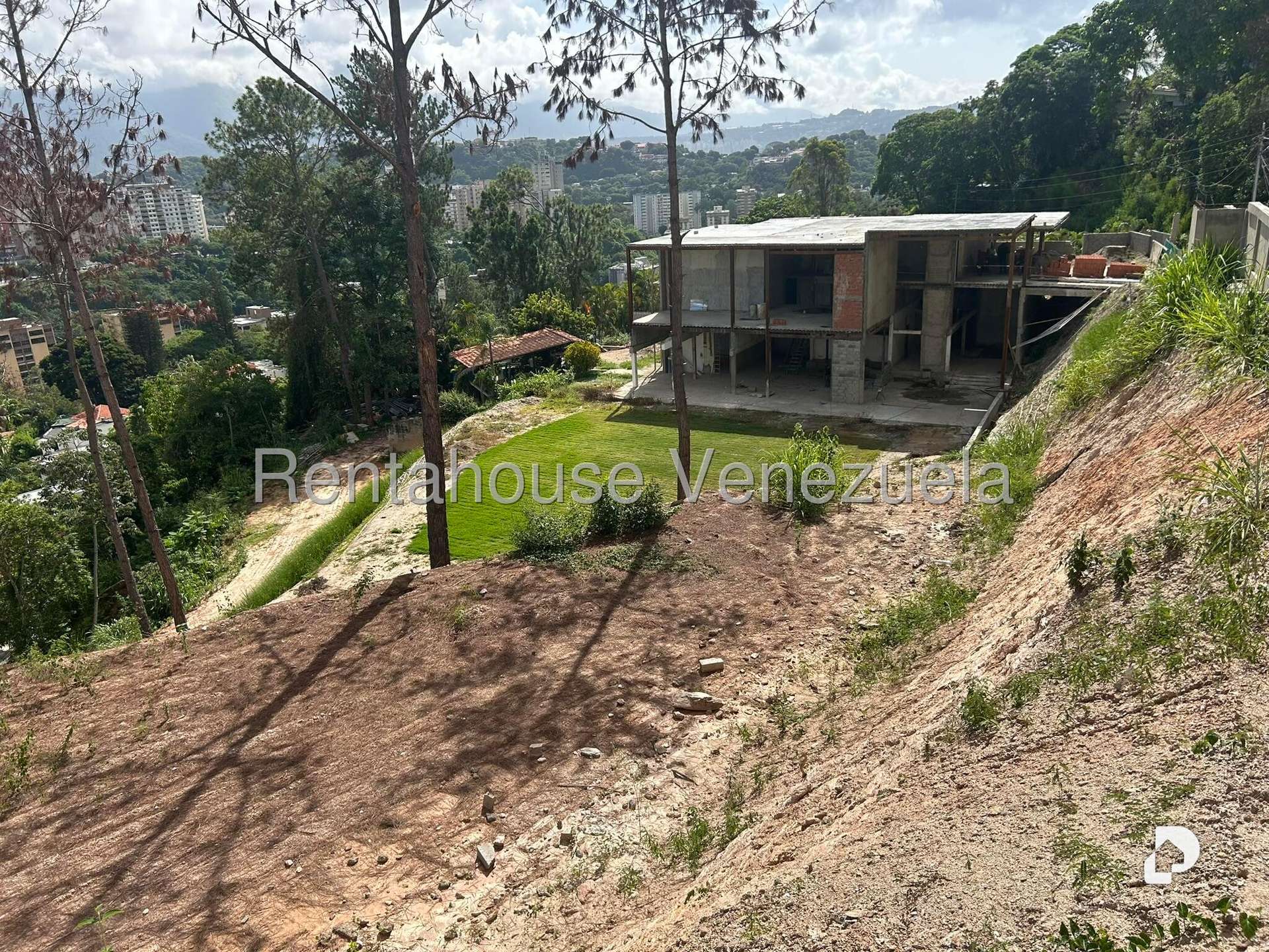 Casa en Cerro Verde, Caracas – 11