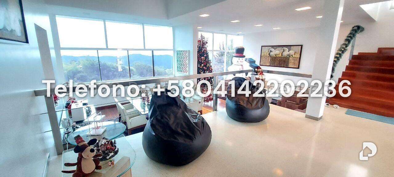Casa en Los Guayabitos, Caracas – 11