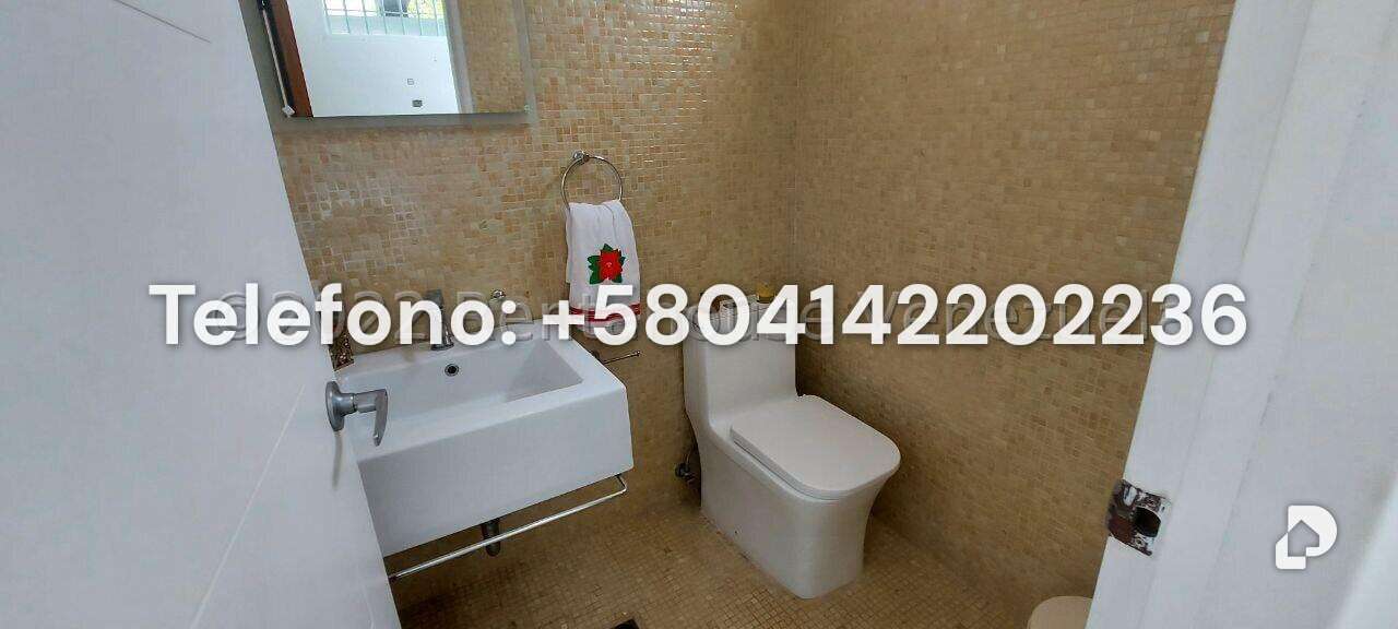Casa en Los Guayabitos, Caracas – 30