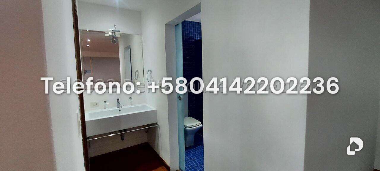 Casa en Los Guayabitos, Caracas – 25