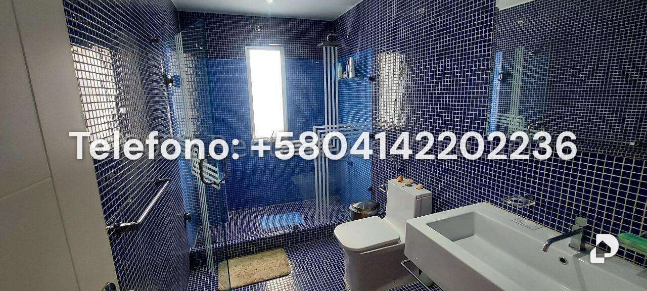 Casa en Los Guayabitos, Caracas – 29