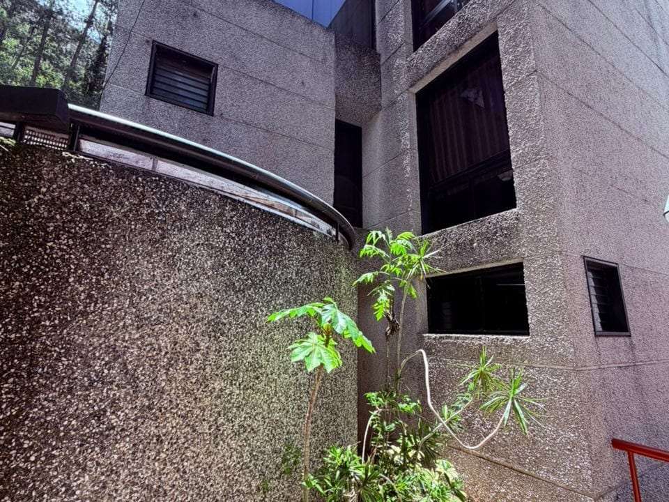 Townhouse in La Boyera, Caracas - 1