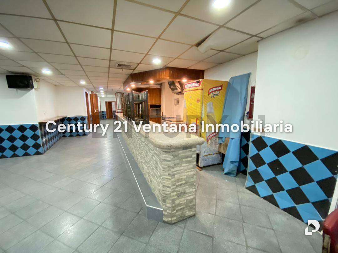 Local comercial en Av. Fuerzas Armadas, Caracas – 12