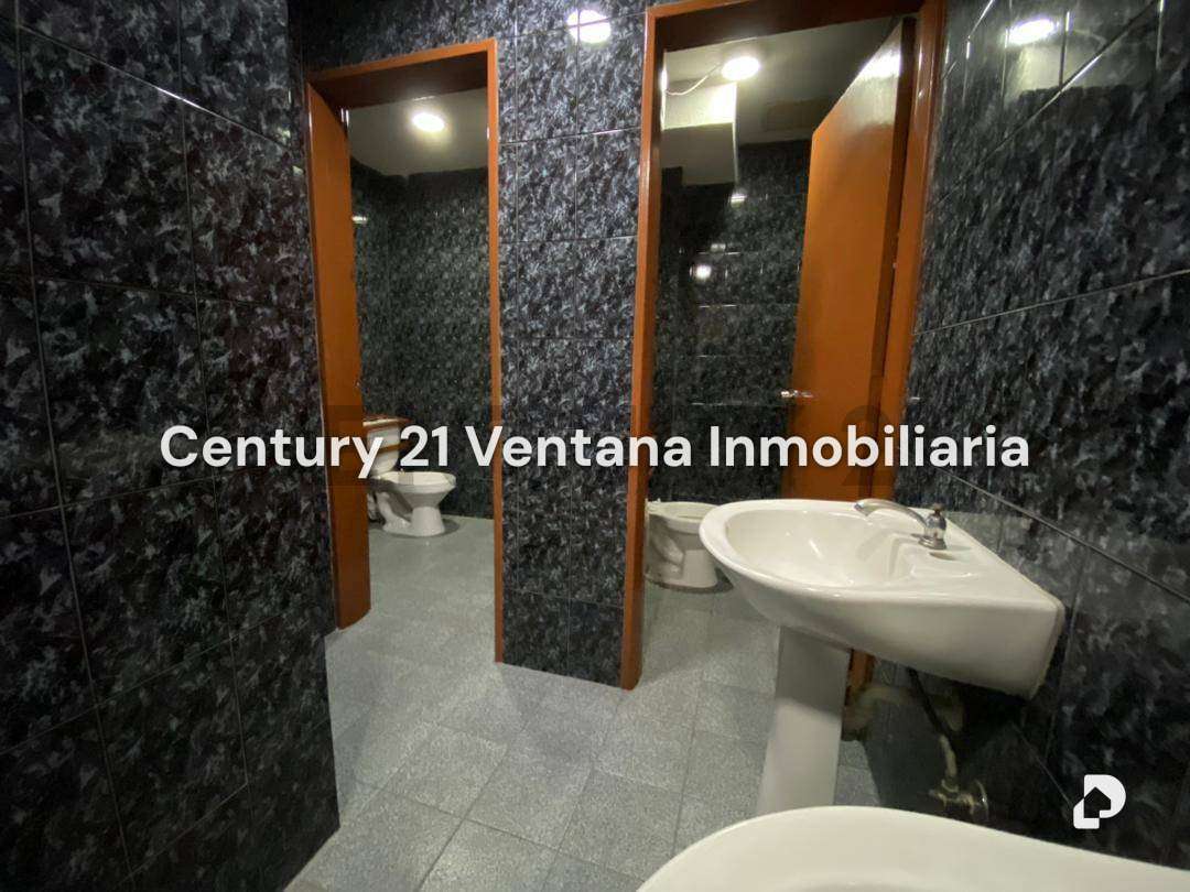 Local comercial en Av. Fuerzas Armadas, Caracas – 9
