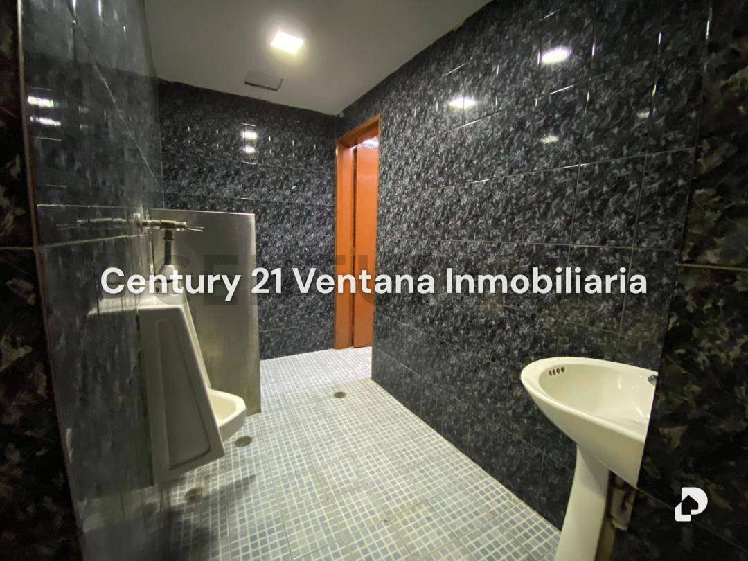 Local comercial en Av. Fuerzas Armadas, Caracas – 10