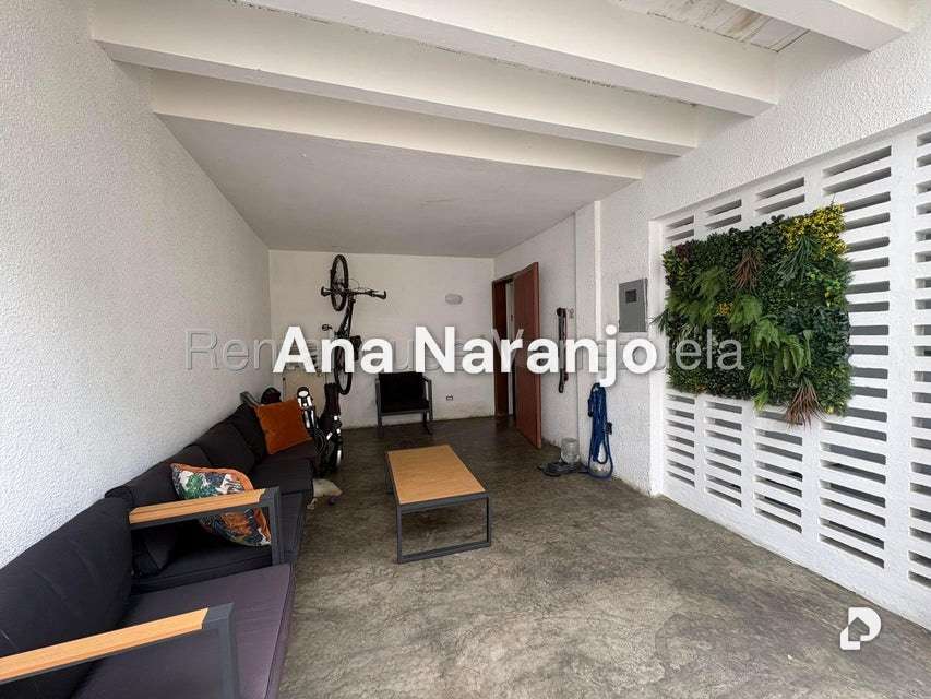 Casa en Lomas De La Trinidad, Caracas – 3