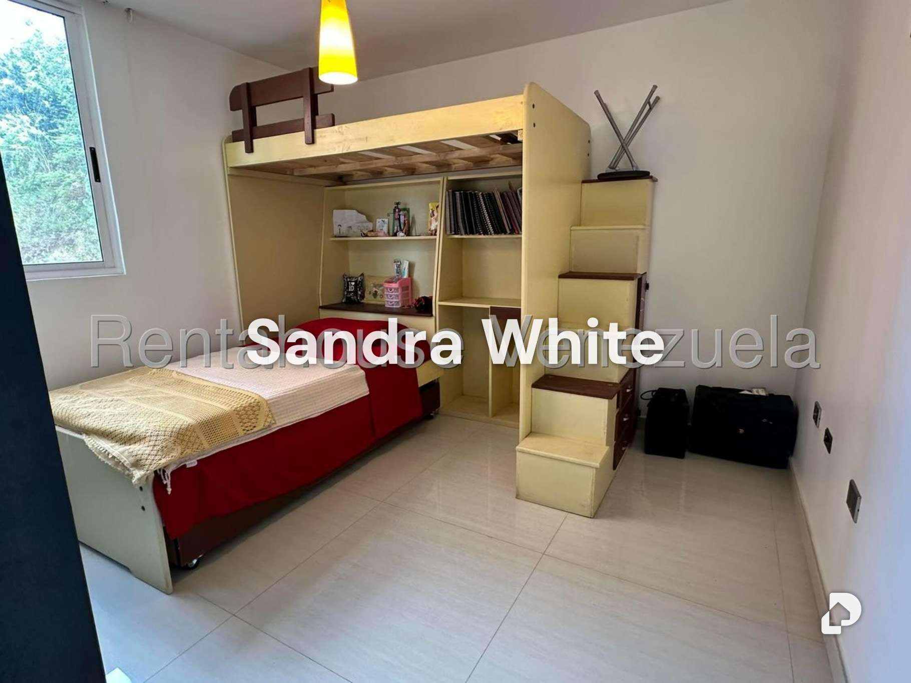 Apartamento en Colinas de La Tahona. 27-4401, Caracas – 13