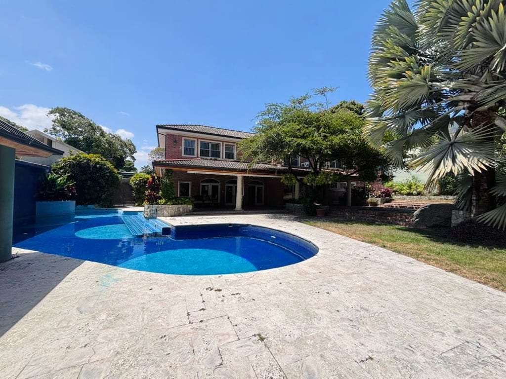 Casa en Country Club, Caracas - 1