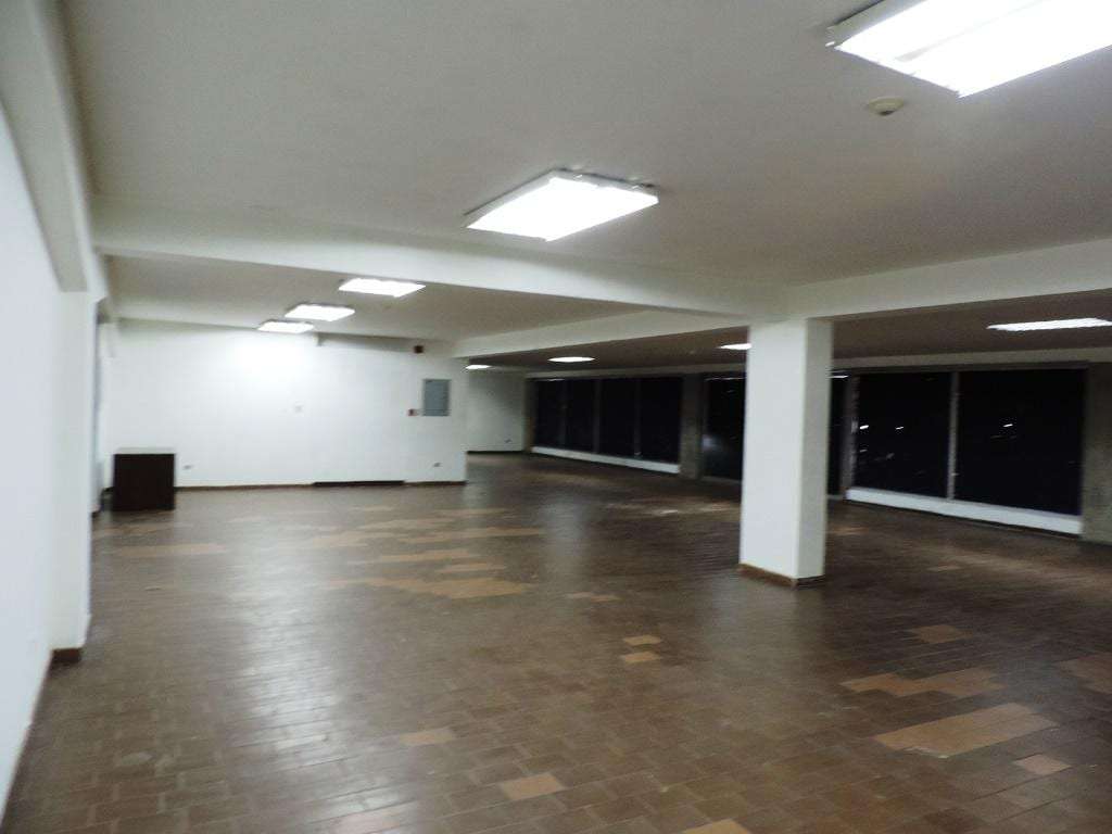 Edificio en La Urbina, Caracas