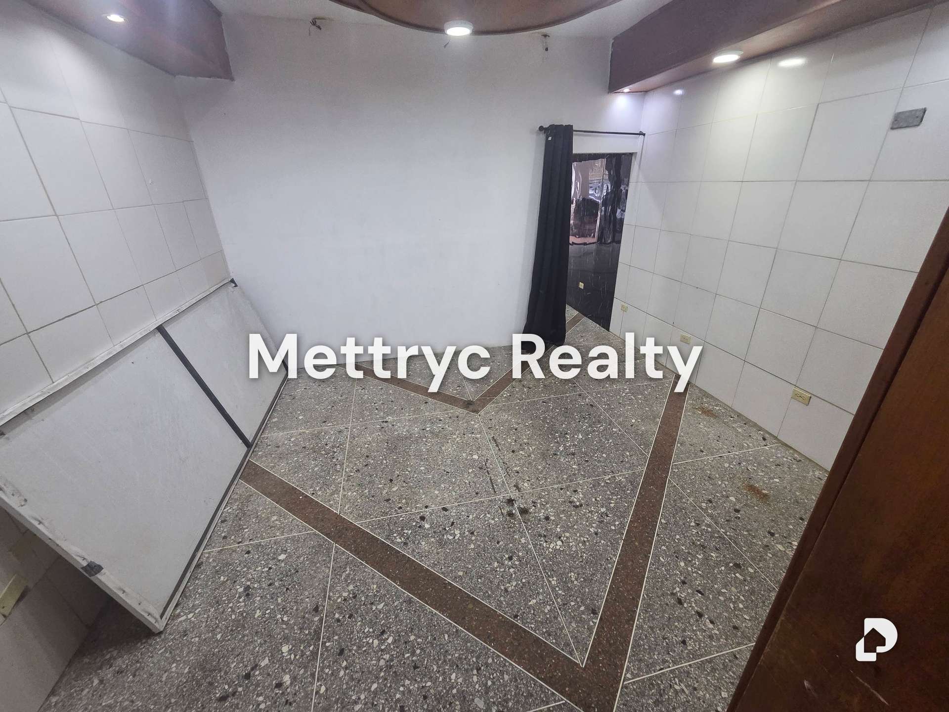 Local comercial en El Parral, Valencia – 4