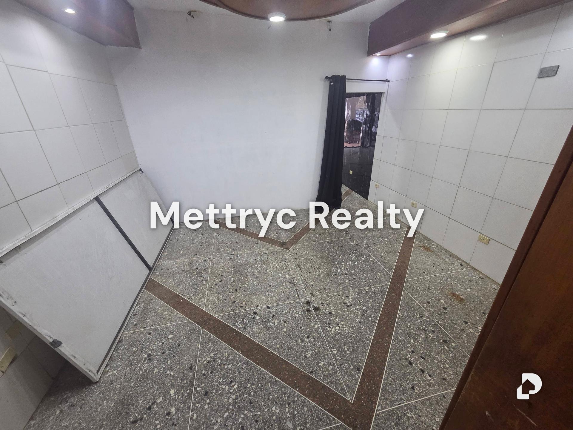 Local comercial en El Parral, Valencia – 4