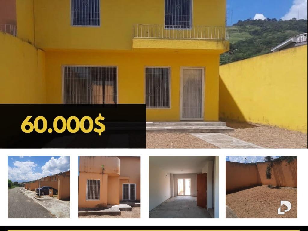 Townhouse in Charallave Country Club, Charallave – 1