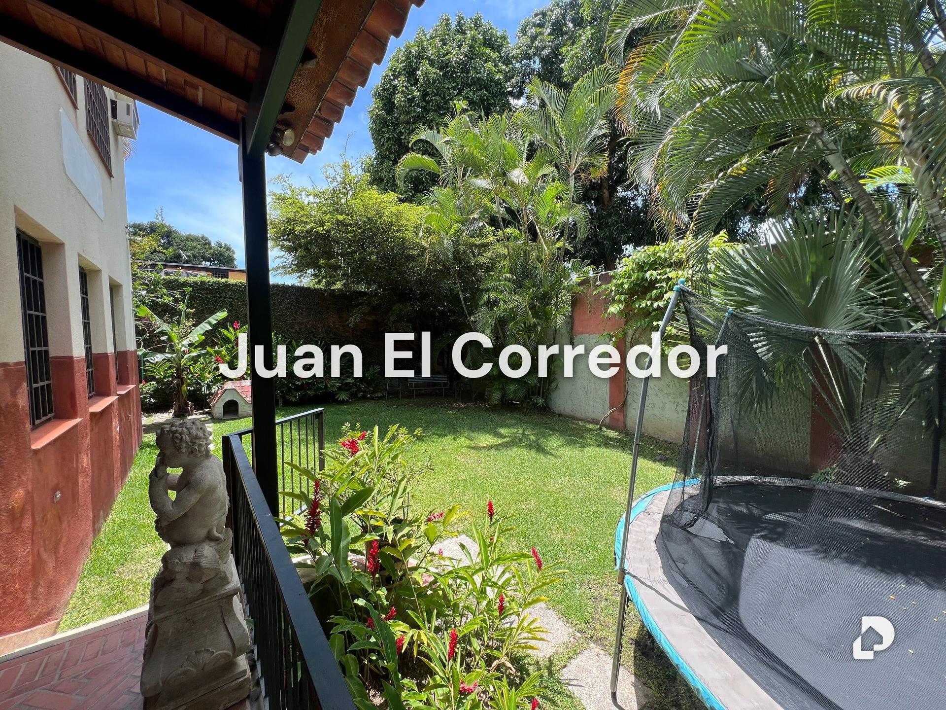Casa en Los Palos Grandes, Caracas – 3