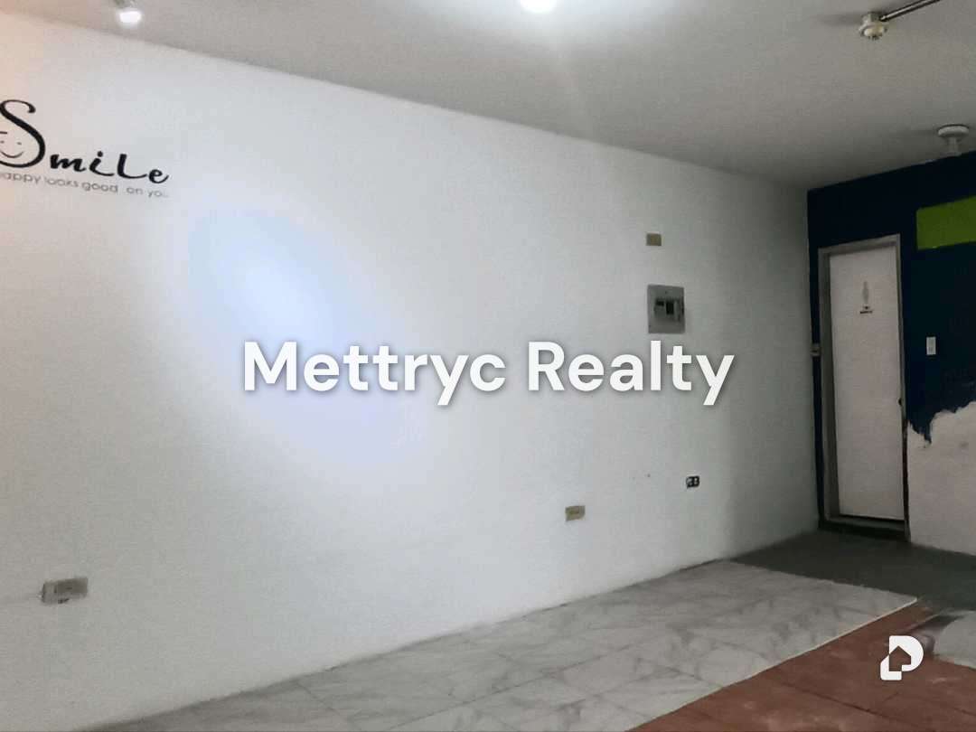 Local comercial en Catedral, Valencia – 4