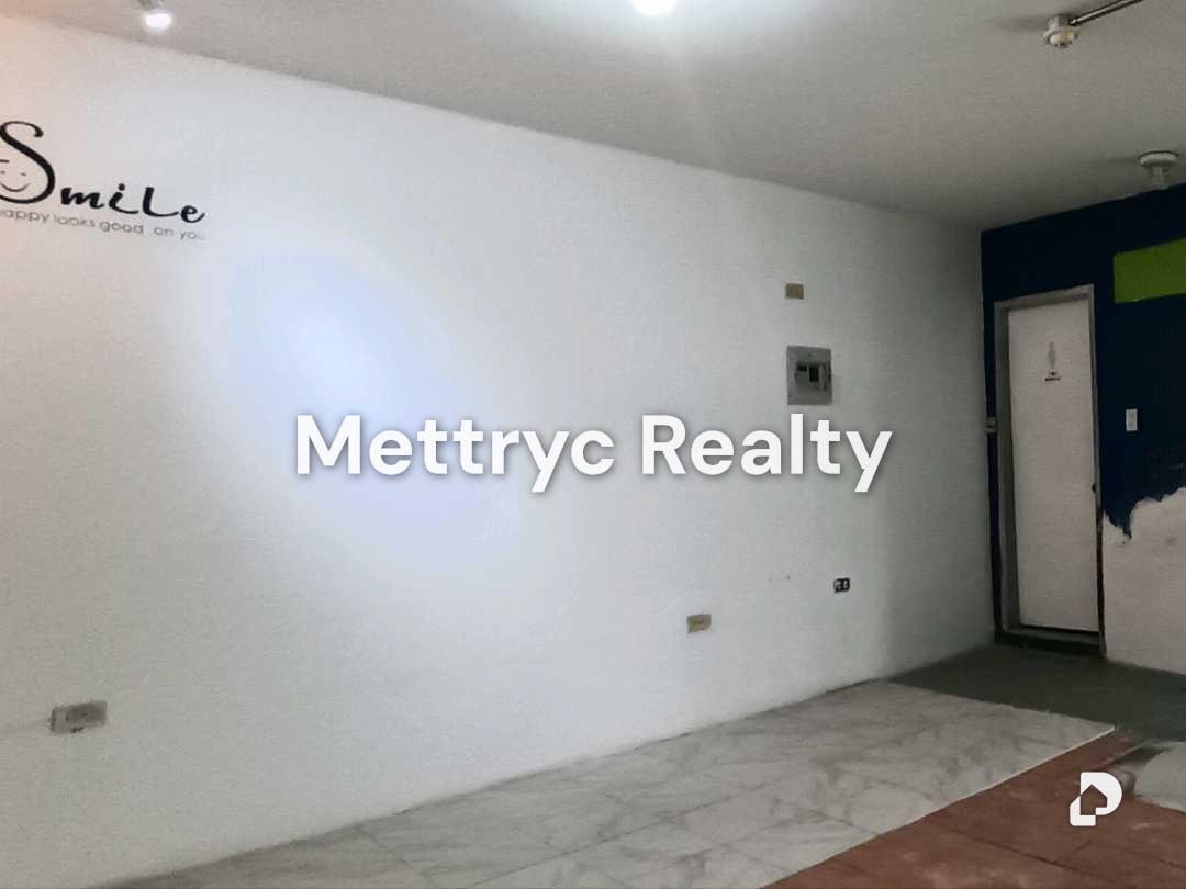 Local comercial en Catedral, Valencia – 4