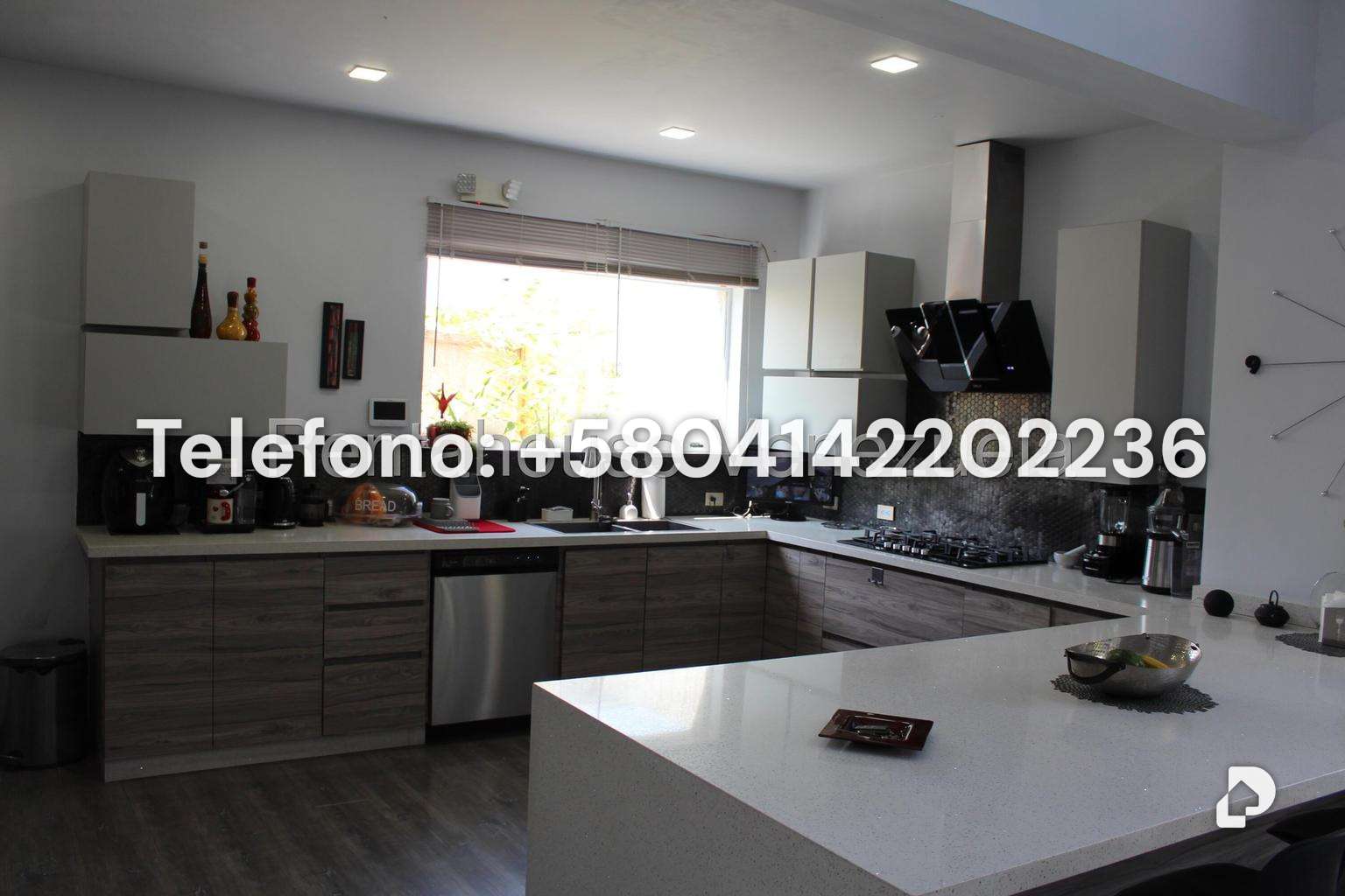 Casa en Altamira, Caracas – 25