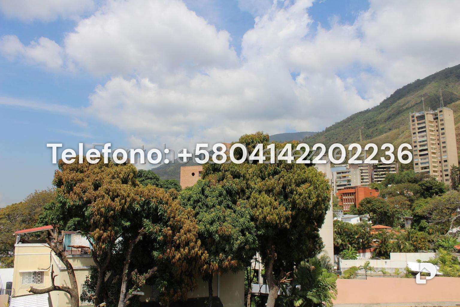 Casa en Altamira, Caracas – 92