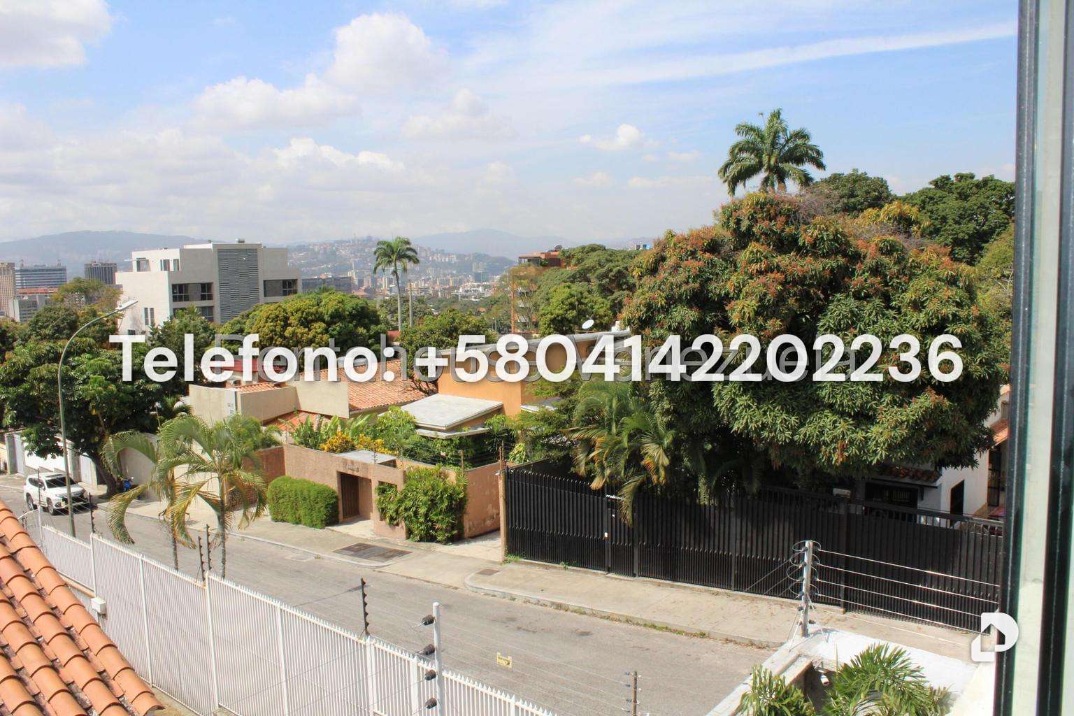 Casa en Altamira, Caracas – 95