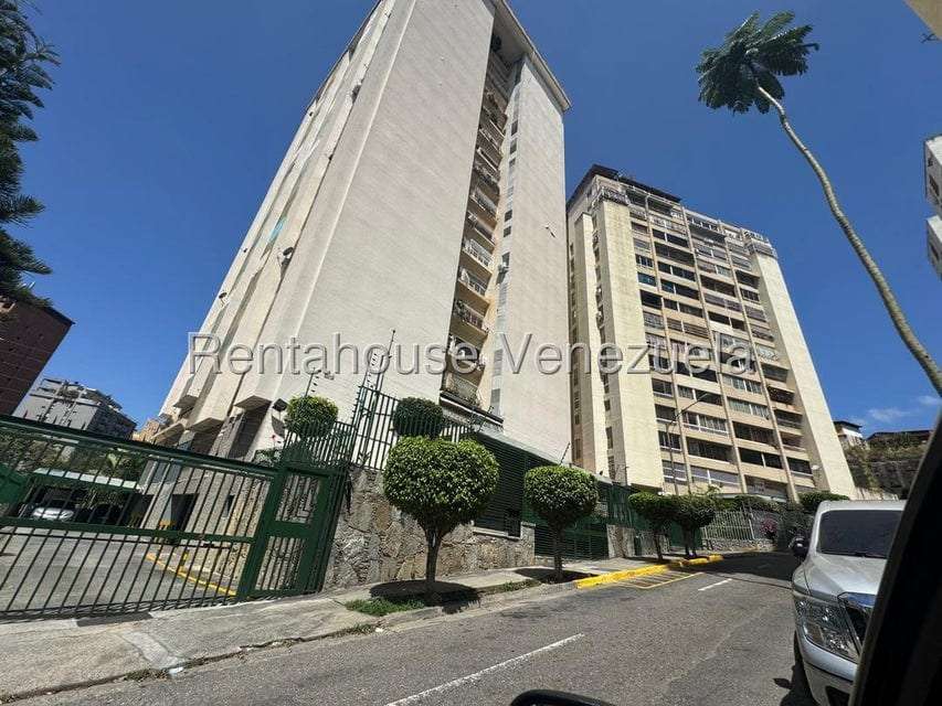 Apartment in Prados del Este, Caracas - 1