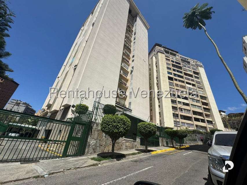 Apartamento en Prados del Este, Caracas – 1