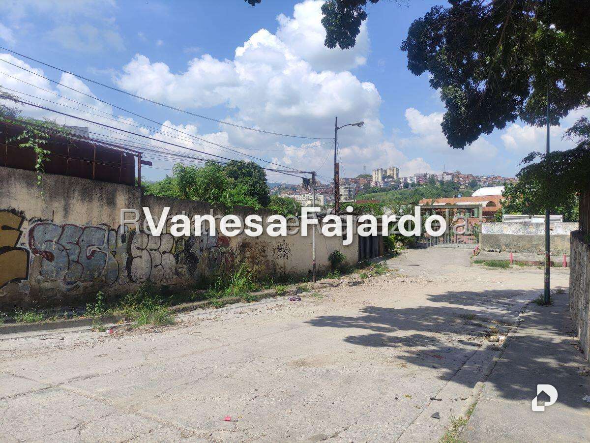 Terreno en Santa Mónica, Caracas – 11