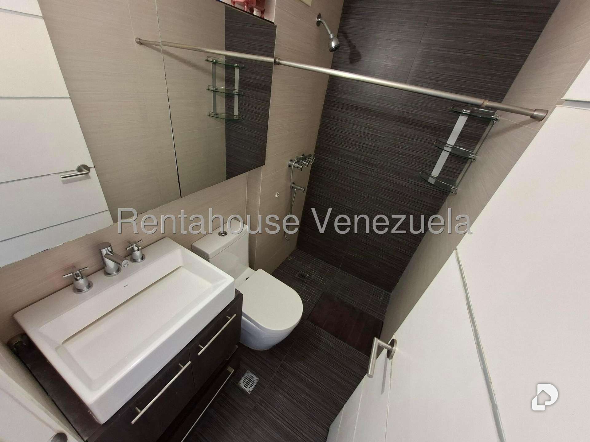 Apartamento en Hacienda El Encantado, Caracas – 13