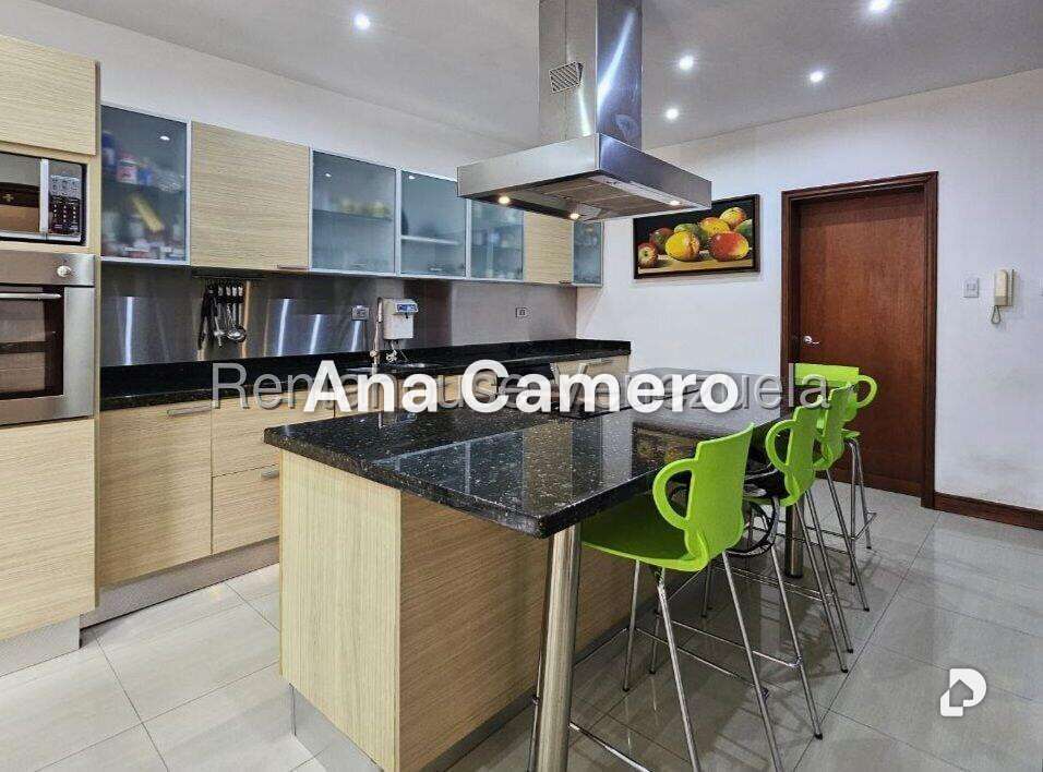 Casa en Prados del Este, Caracas – 12