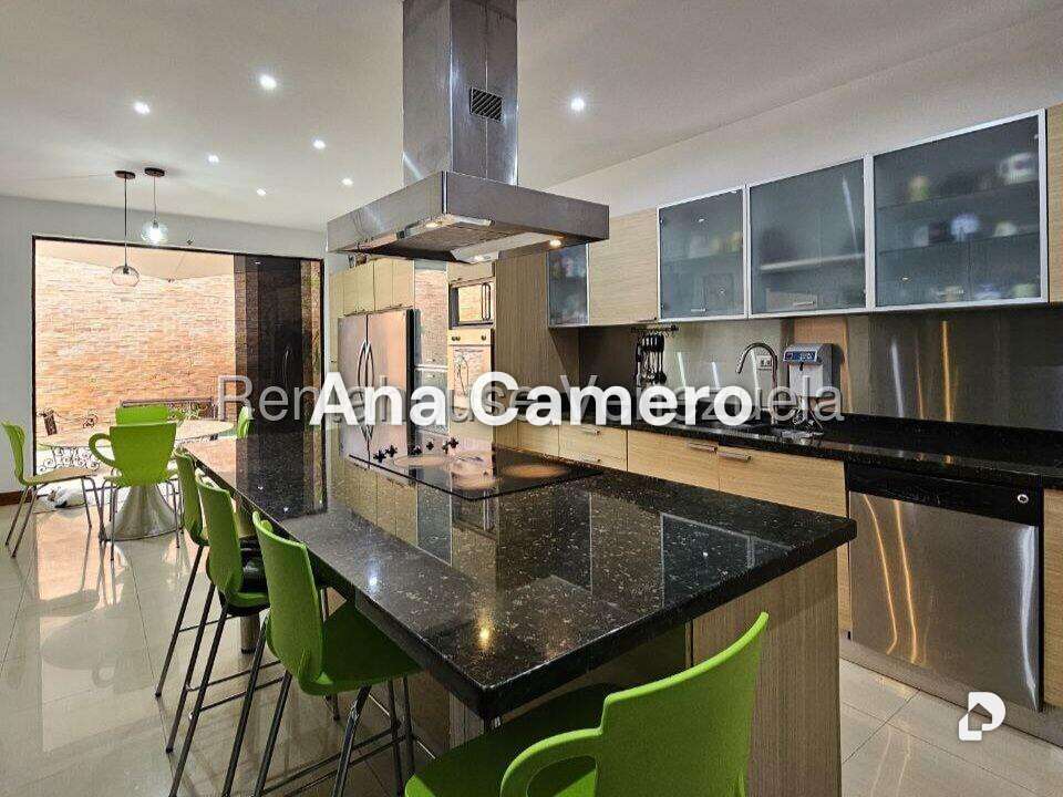 Casa en Prados del Este, Caracas – 14