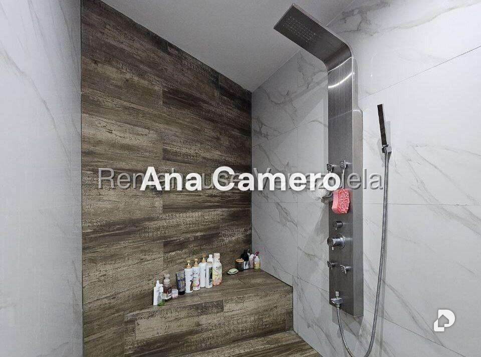 Casa en Prados del Este, Caracas – 26