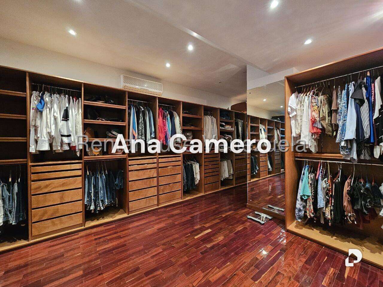 Casa en Prados del Este, Caracas – 23