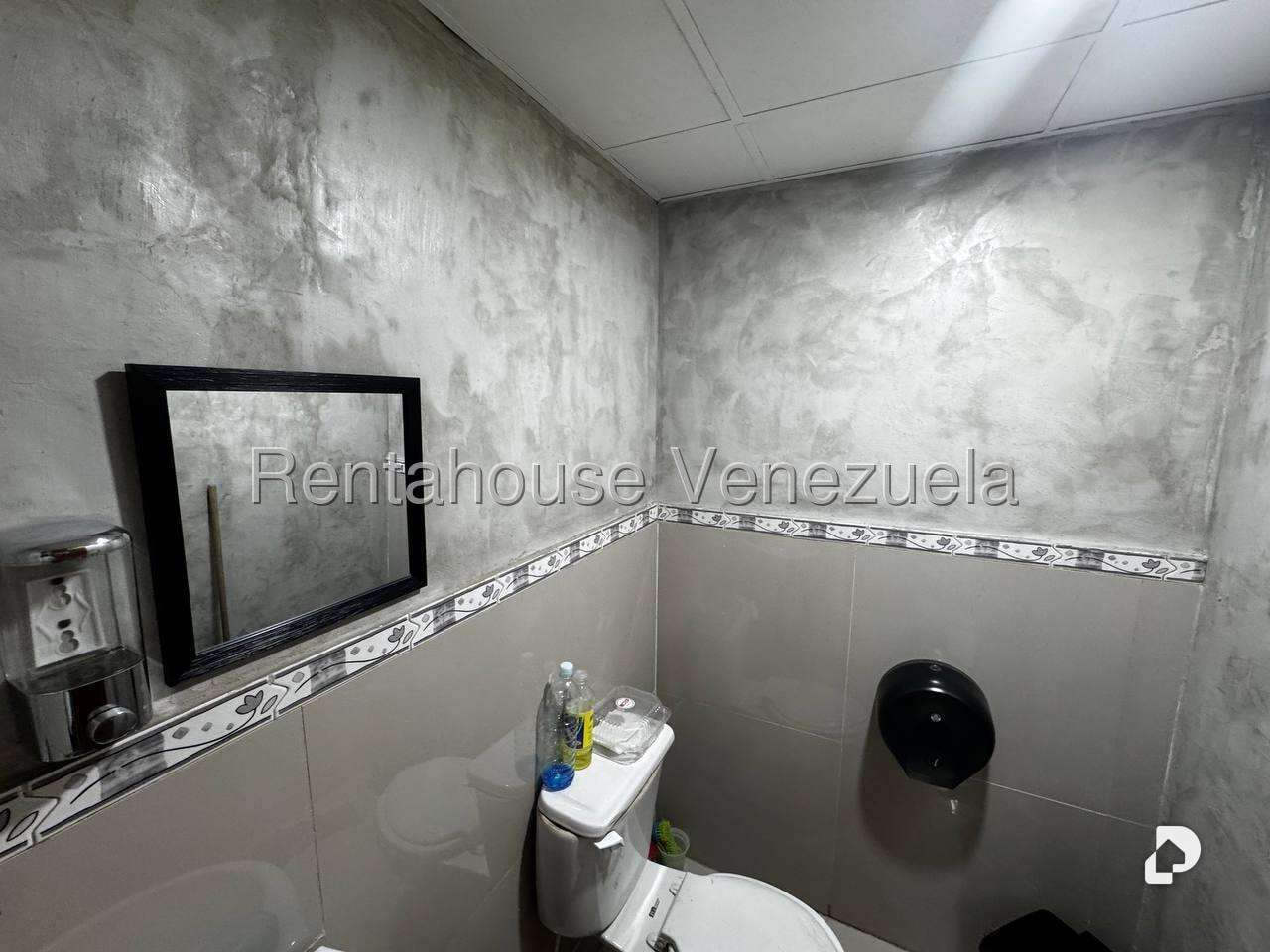 Local comercial en El Bosque, Caracas – 17