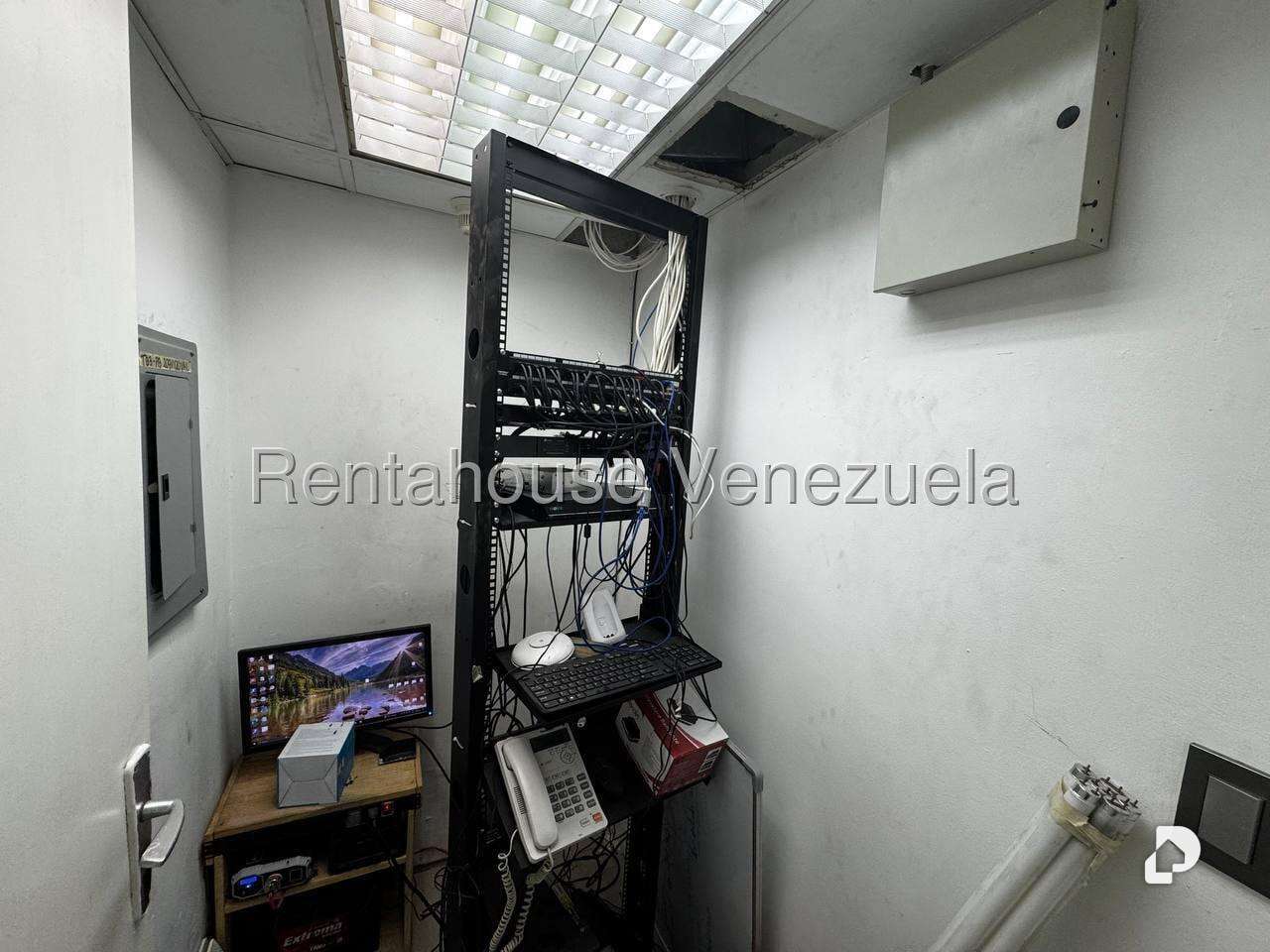 Local comercial en El Bosque, Caracas – 16