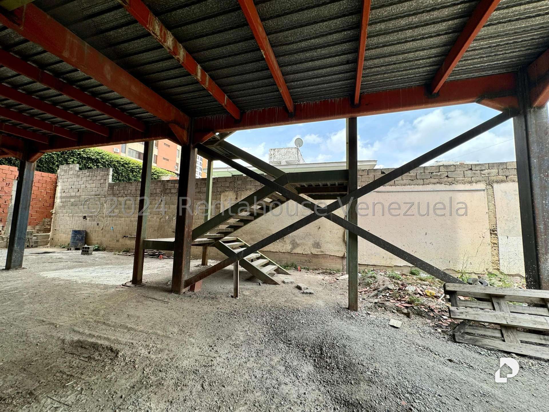 Local comercial en El Paraíso, Caracas – 20