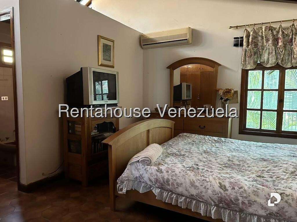 Casa en Santa Paula, Caracas – 23
