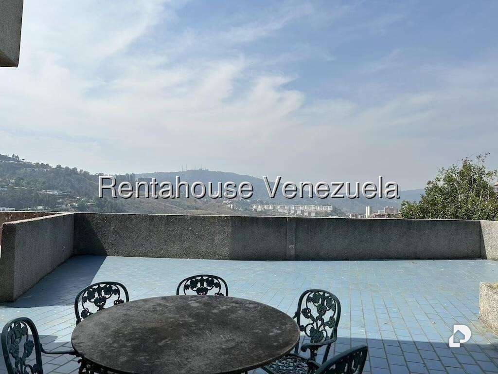 Casa en Santa Paula, Caracas – 25