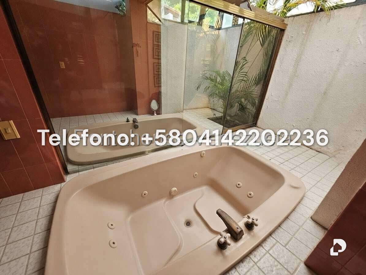 Casa en Alto Prado, Caracas – 31