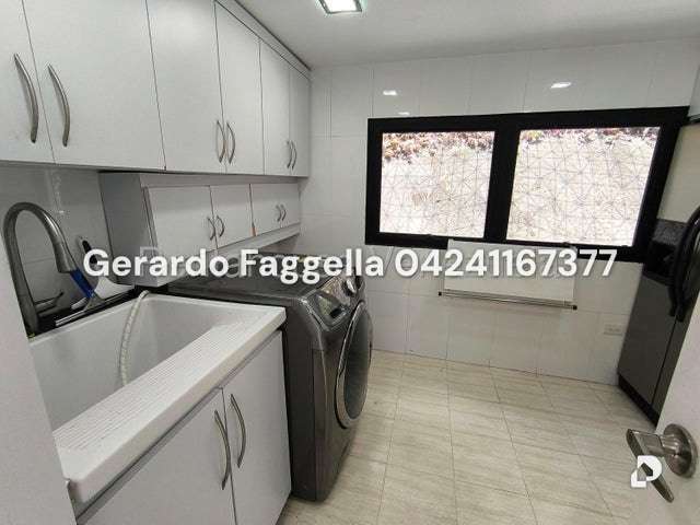 Apartamento en Lomas de La Laguntia, Caracas – 10