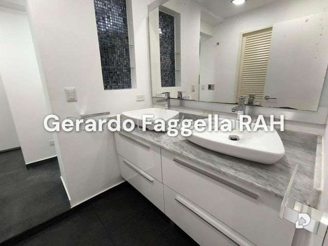 Apartamento en Lomas de La Laguntia, Caracas – 15