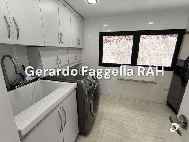 Apartamento en Lomas de La Laguntia, Caracas – 10
