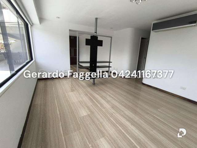 Apartamento en Lomas de La Laguntia, Caracas – 12