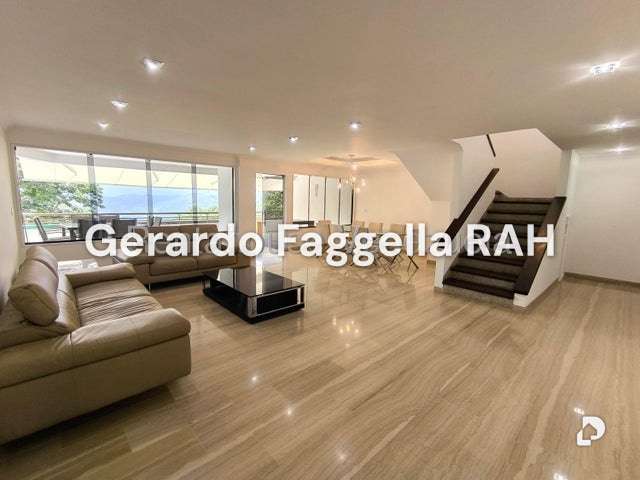 Apartamento en Lomas de La Laguntia, Caracas – 3