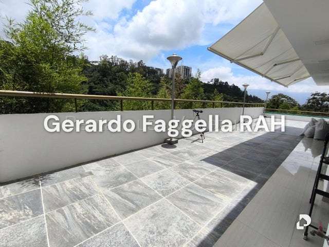 Apartamento en Lomas de La Laguntia, Caracas – 22