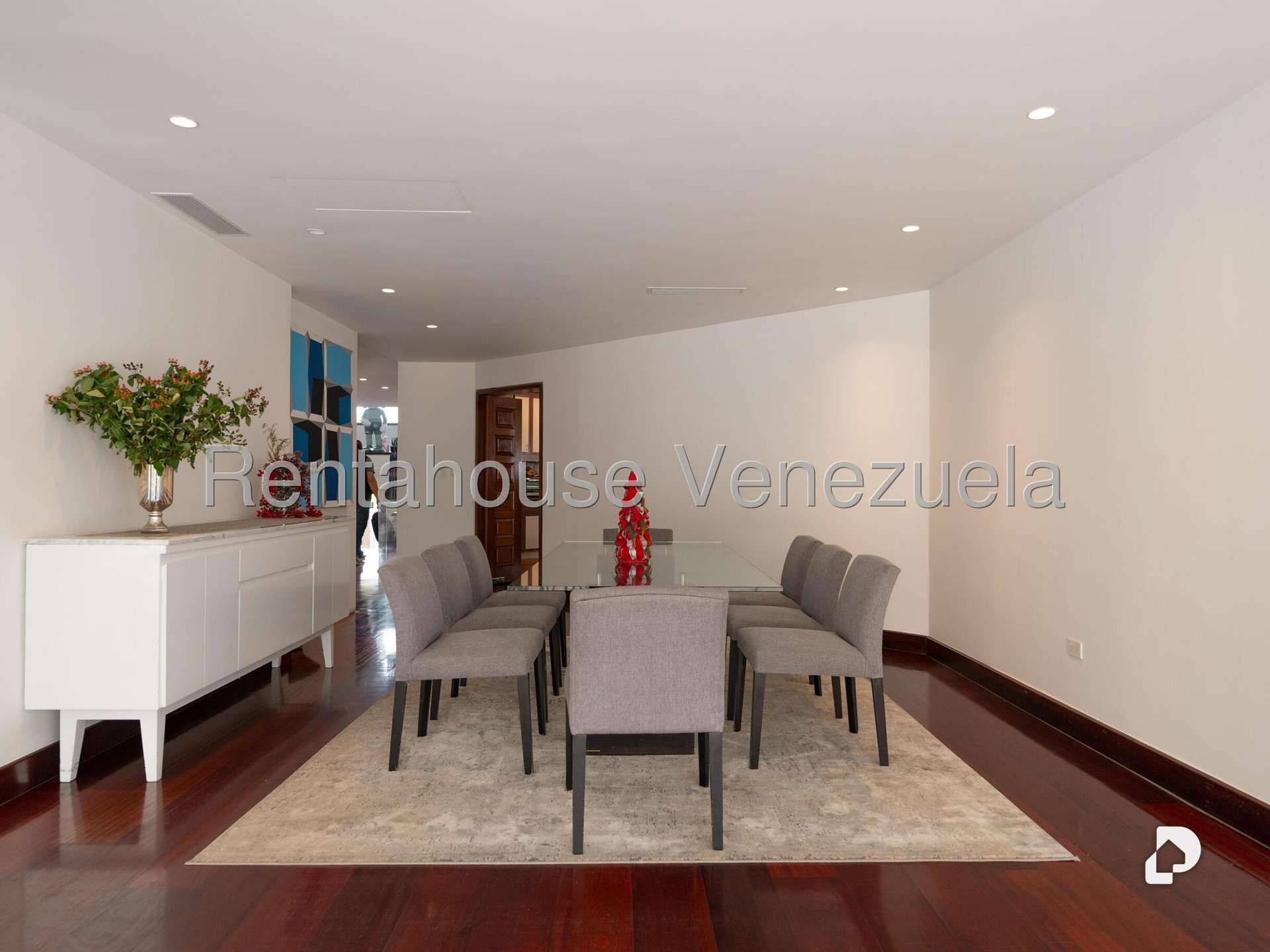 Casa en Cerro Verde, Caracas – 18