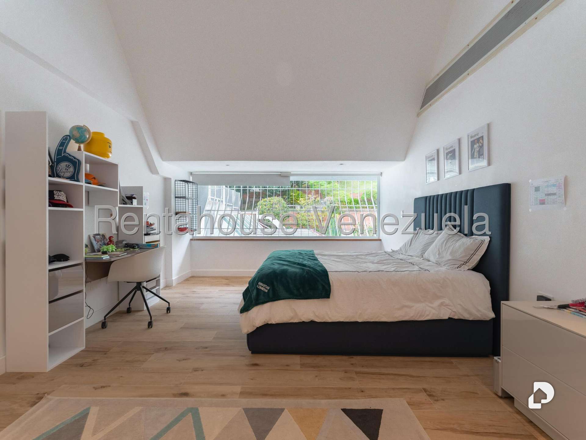 Casa en Cerro Verde, Caracas – 59
