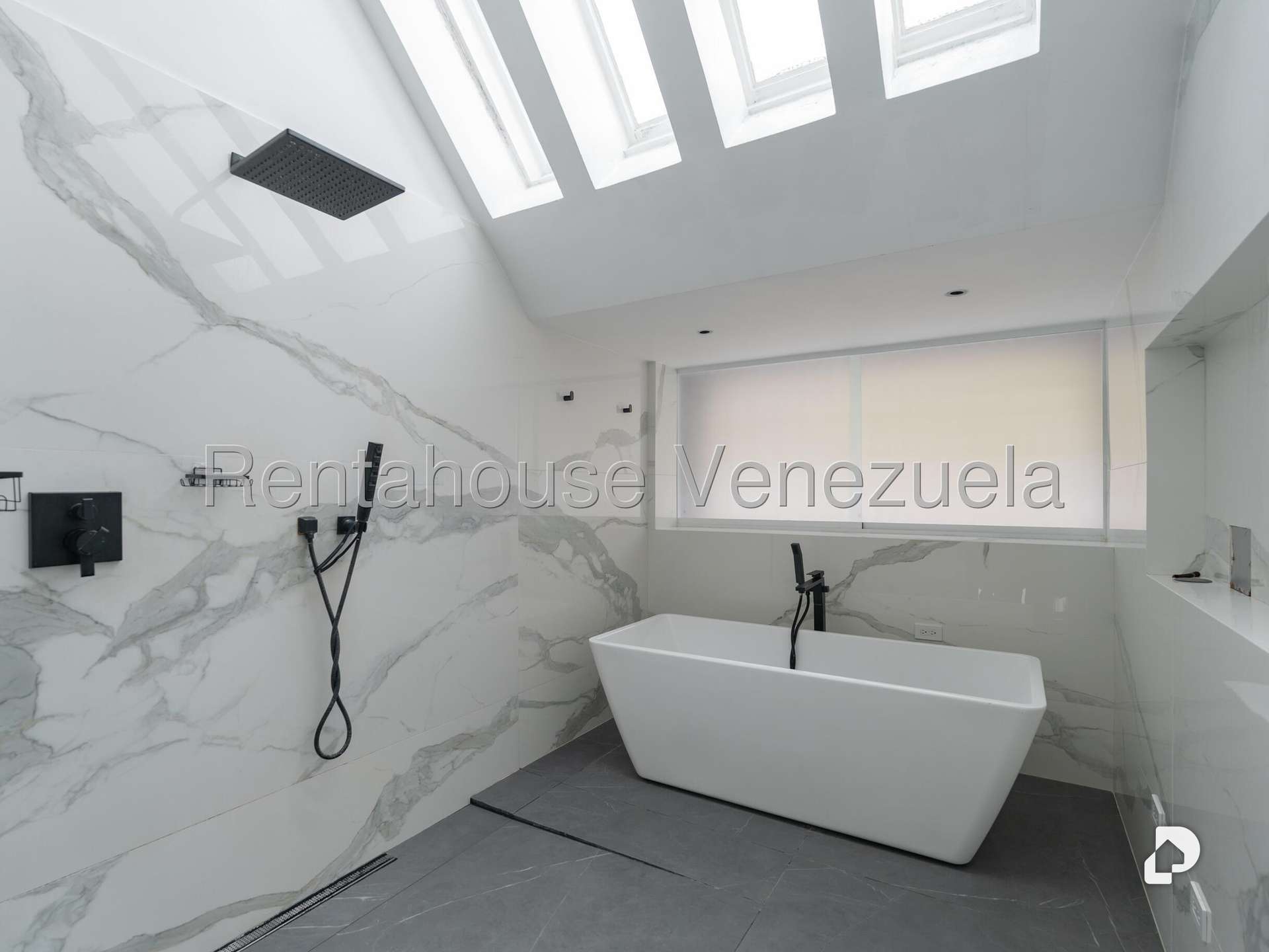Casa en Cerro Verde, Caracas – 43